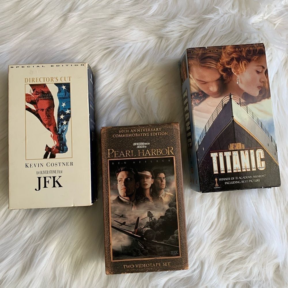 VHS Bundle JFK, Pearl Harbor, Titantic